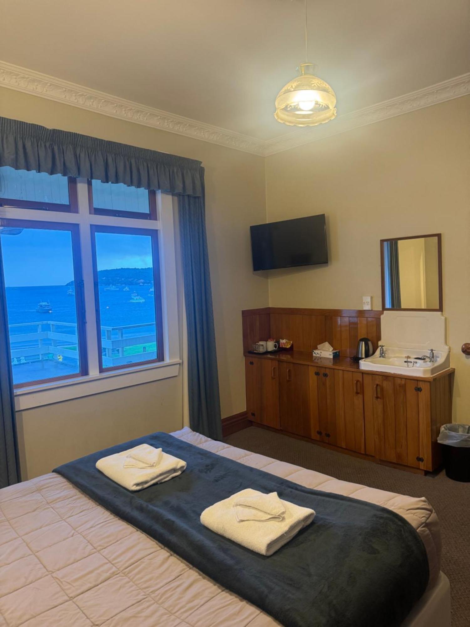 South Sea Hotel - Stewart Island Half-moon Bay Buitenkant foto